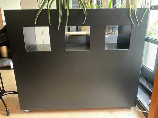 Receptiemeubel en boekenkast