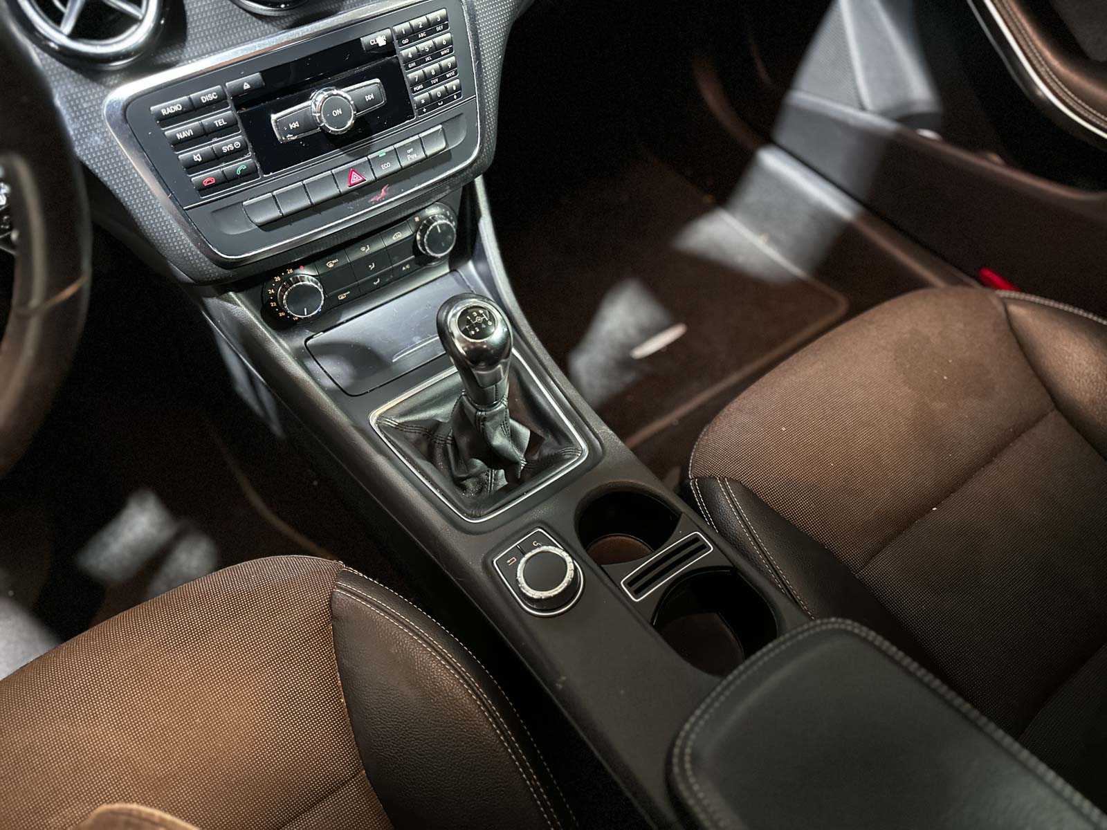 Mercedes-Benz A180 Ambition A-klasse 121pk 2012 (Origineel-NL), 75-ZJJ-1