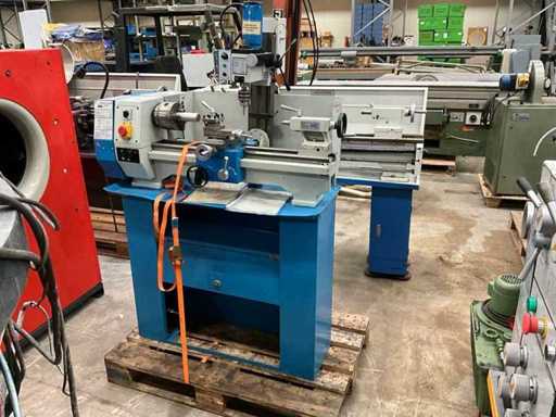 Knuth KM 2 Multicenter draaibank