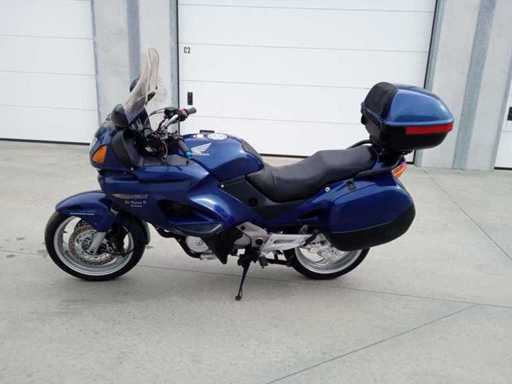 Honda - Dauville NT 650 - Moto