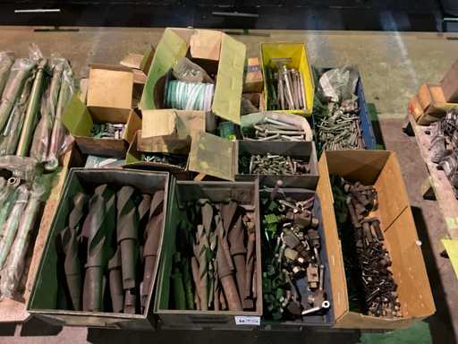 Lotto di fissaggi e trapani a spirale