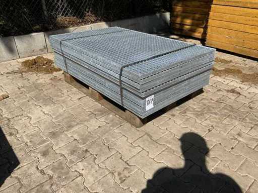 Stalowa podłoga z listwami 1400x880mm (11x)
