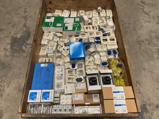 Charge von Installationsmaterialien