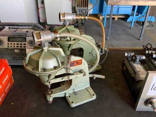 Presse pneumatique à anneaux Stocko WP5021 (2x)