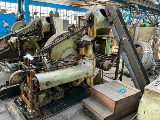 HILGELAND-Bolzenformmaschine