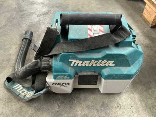 Makita Battery Industrial Vacuum Cleaner