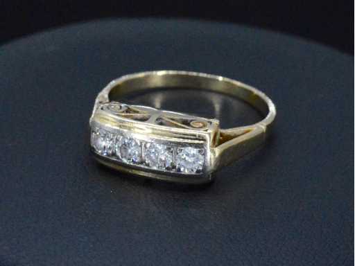 Gouden ring met diamanten