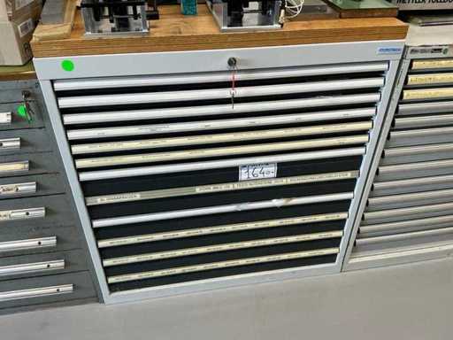 Werkstattschrank mit Inhalt