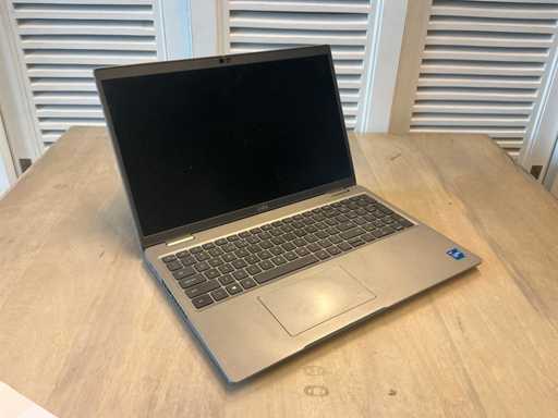 Laptop - Dell Inc. - Latitude 5520
