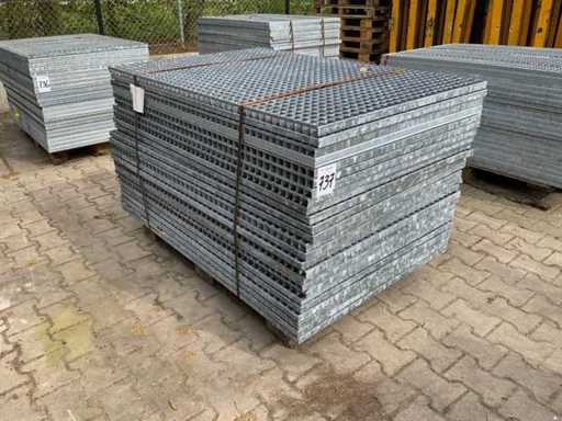 Stalowa podłoga z listwami 1400x880mm (25x)