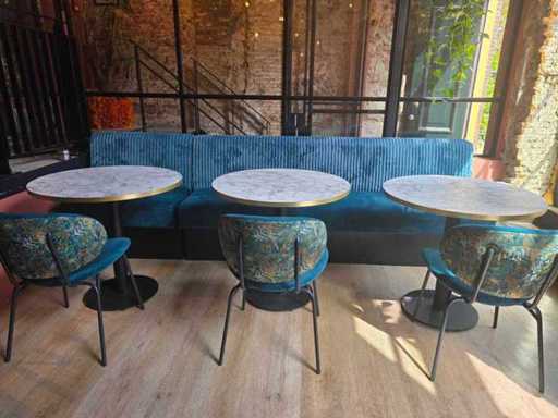 2-teiliges Cordsofa-Set mit 3 x Tisch und 3 x Stuhl 