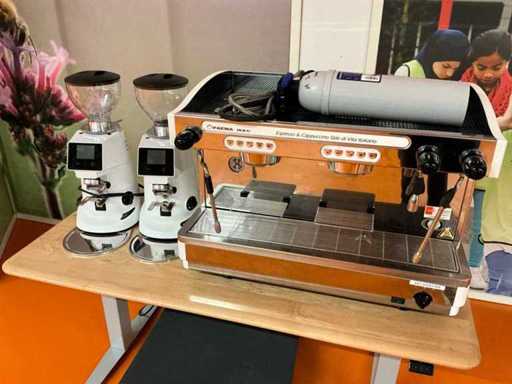 FAEMA E98 RE A/2 + 2x Fiorenzato F64 EVO – Komplettes professionelles Barista-Set (3x)