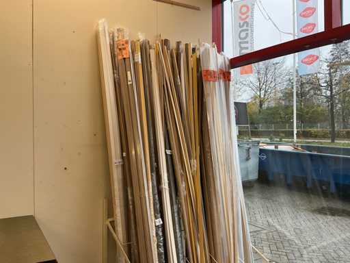 Charge verschiedener Fußleisten