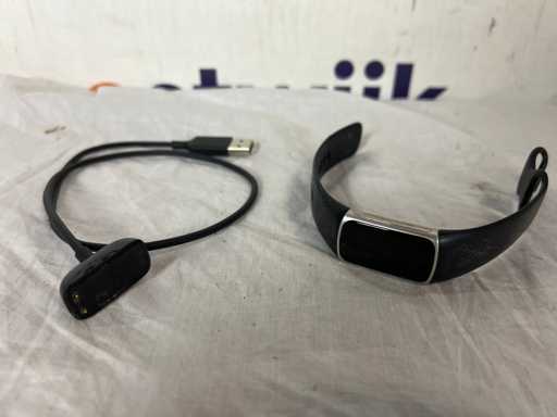 Fitbit Charge 5 – Activity Tracker – Uhr mit Schrittzähler – Schwarz