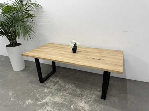 Tavolo da conferenza