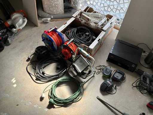 Charge von Verlängerungskabelspulen und Verlängerungskabeln