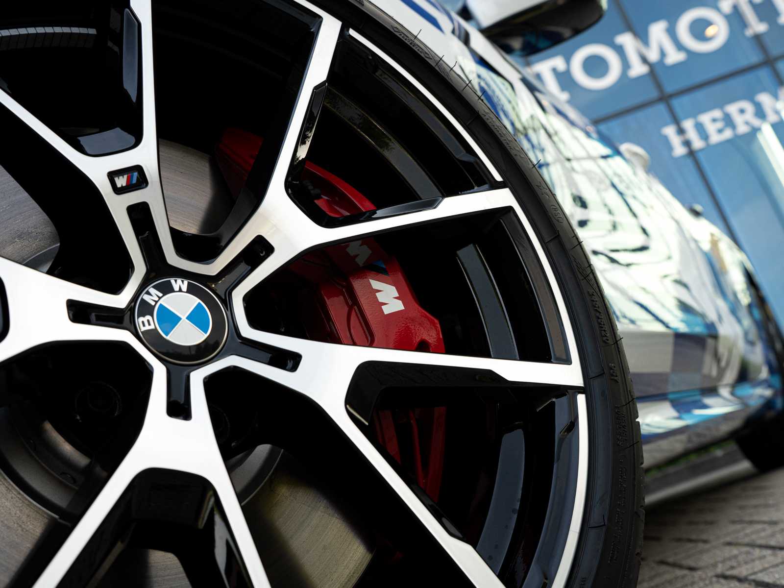 BMW M850i Gran Coupé 4.4 V8 xDrive -The 8 X Jeff Koons- M-Performance 530pk 2023 (1 van 99) (NEW) 8-Serie (Origineel-NL + 1e Eigenaar), X-004-JB
