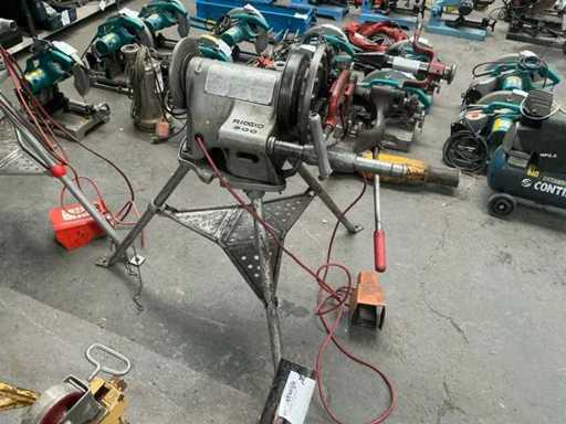 Machine à filetage Ridgid 300