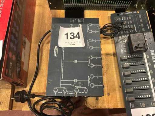 Splitter/booster Showtec DMX