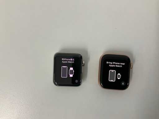 Apple - Apple Watch Series 4 44mm GPS Aluminium Case + Apple Watch Series 2 42mm GPS Stainless Steel Case (2x)