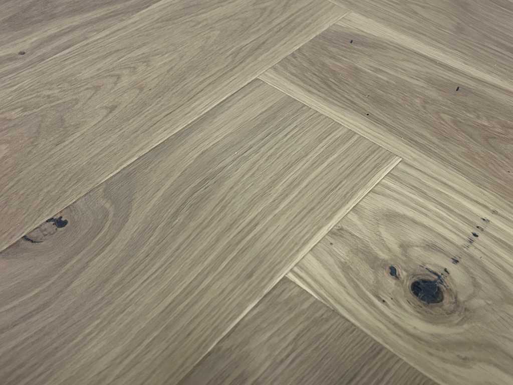 29 m2 Multiplank herringbone oak parquet - 725 x 130 x 14 mm