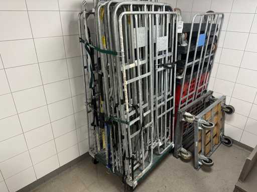 Rolcontainer met inhoud