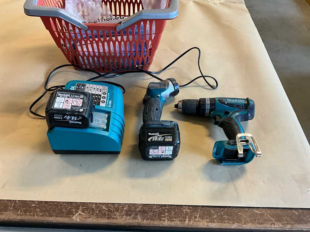 Makita Cordless Drill with Lamp and Charger