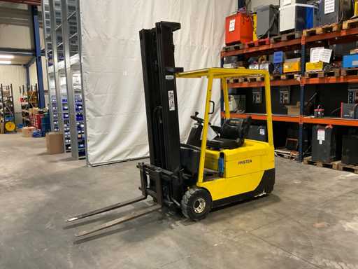 2000 Hyster J2,00XMT Forklift