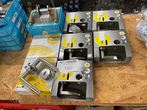 9 maniglie delle porte