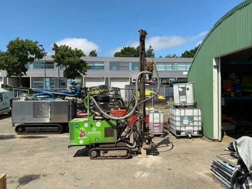 2010 Geotool GTR780 Grondboor installatie met rupsdumper