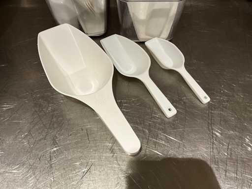 Batch of measuring spoons