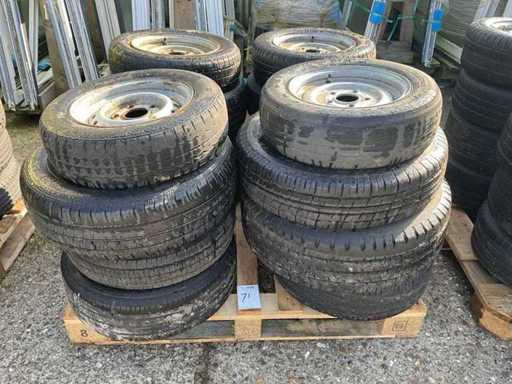 Pneumatico auto sul cerchione (16x)