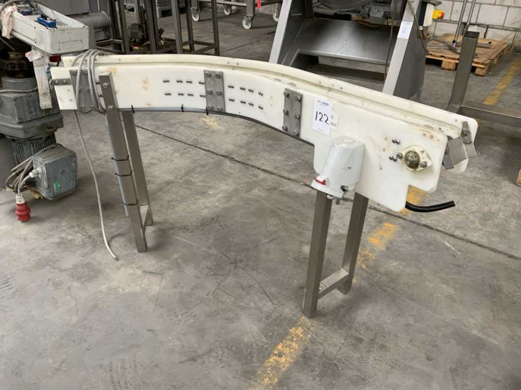 Bend conveyor frame