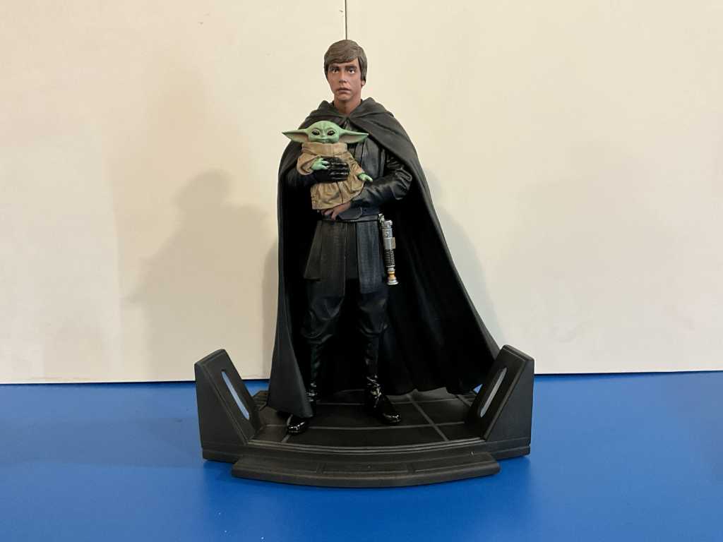 STAR WARS Luke Skywalker & Grogu Figurine de collection 1 :7 - Édition limitée