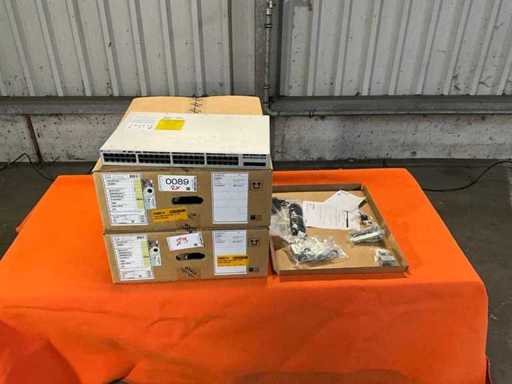 Commutateur réseau CISCO C9200L-48T-4X-A (2x)