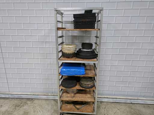 15-piece cooling trolley including baking tins