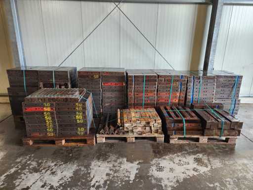 Paschal Grid Formwork – Complete System 0.625 m Height – Grid Elements, Corners & Compensators – approx. 250 parts – galvanised