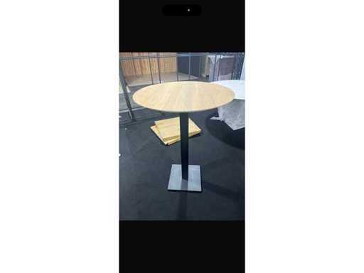 Round bar table