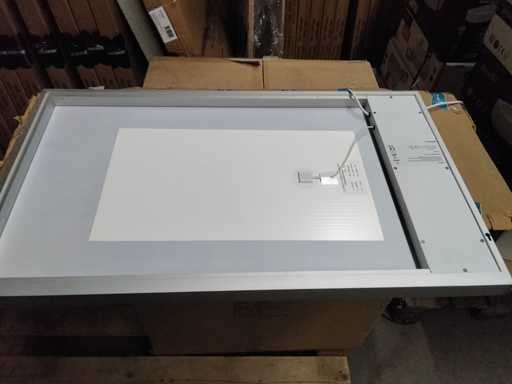 Oglind? de baie cu iluminat ?i înc?lzire.