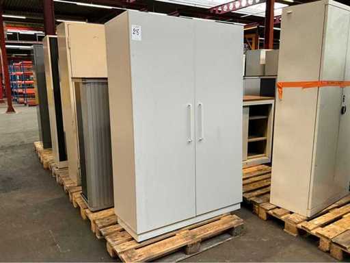 Diverse dulapuri de dosare / dulapuri de louvery (6x)