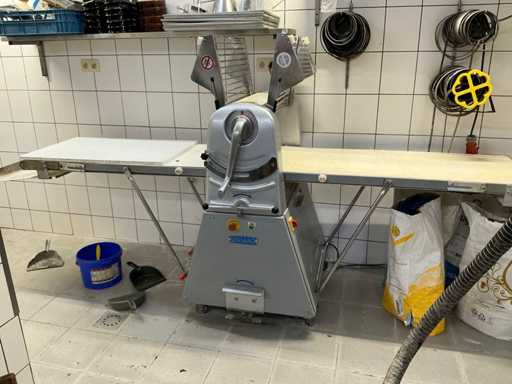 Machine de déroulement de pâte Sinmag SM-630 E