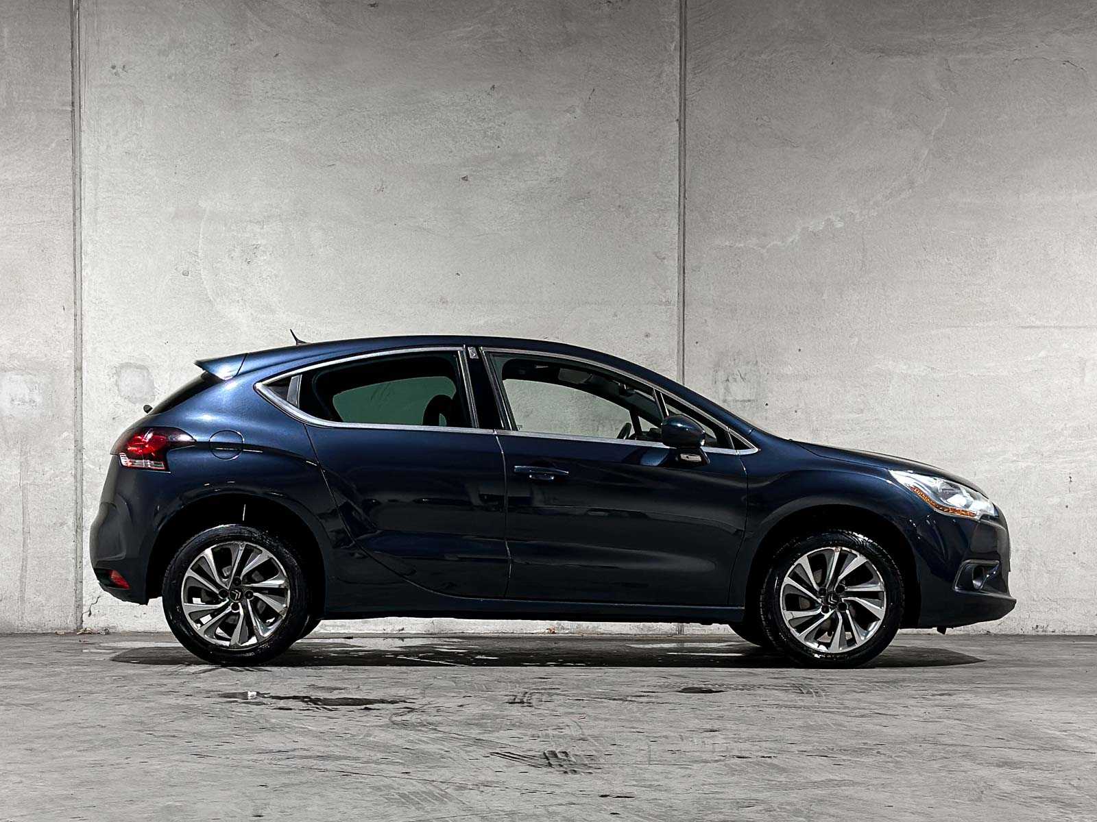 Citroen DS4 1.6 VTi So Chic 120pk 2011 (Origineel-NL), 32-RSX-3