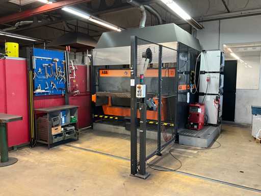 (C-1005) ABB IRBP 250R welding station