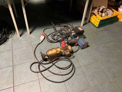 Donati - Electric chain hoist and Electric motor (2x)