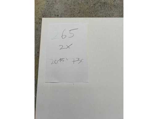 Fensterrahmen und Türen (2x)