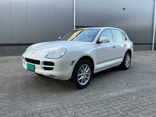 2004 Porsche Cayenne 4.5 Passenger Car