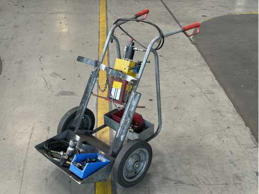   Bottle trolley + pneumatic pump