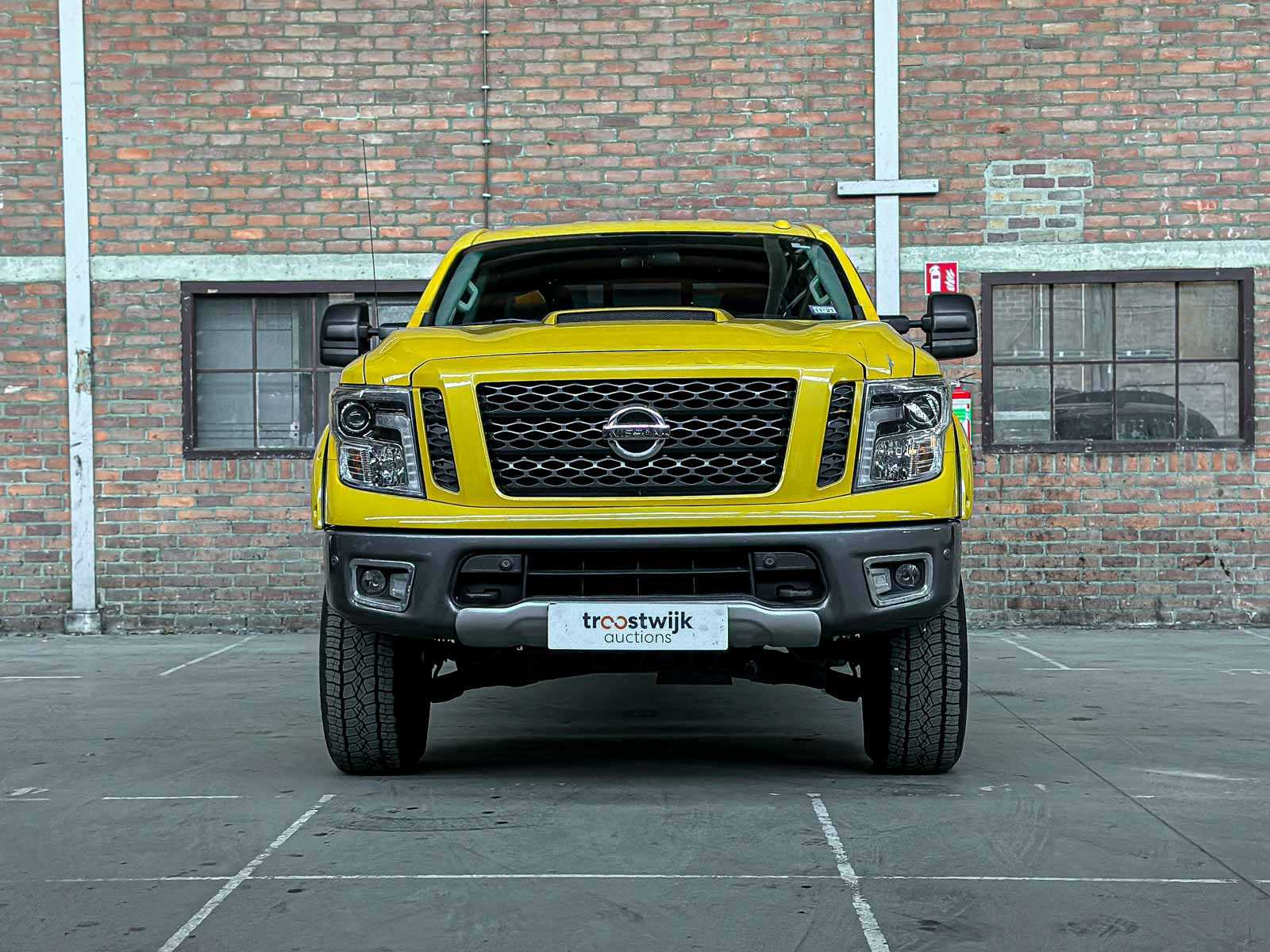 Nissan Titan PRO-4X 5.6 V8 396pk 2018