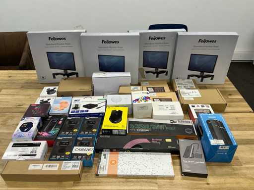 Charge verschiedener IKT-Artikel (35x)