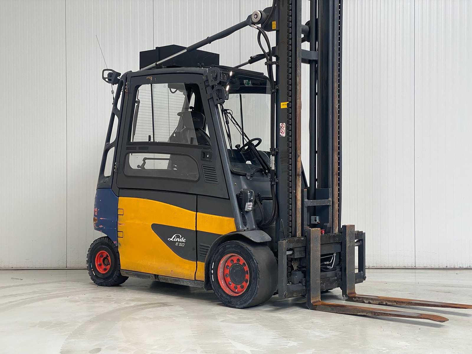 Linde – 2017 – E50HL-01/600 – 5.0M Duplex, Side-Shift – Forklift